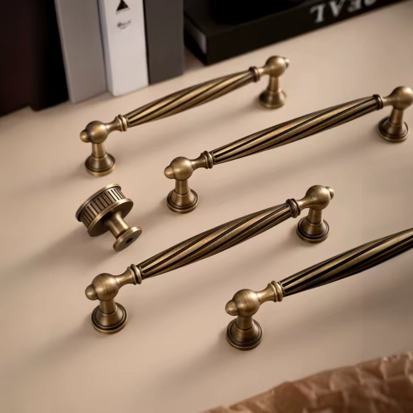Vireda Twisted Knopp
